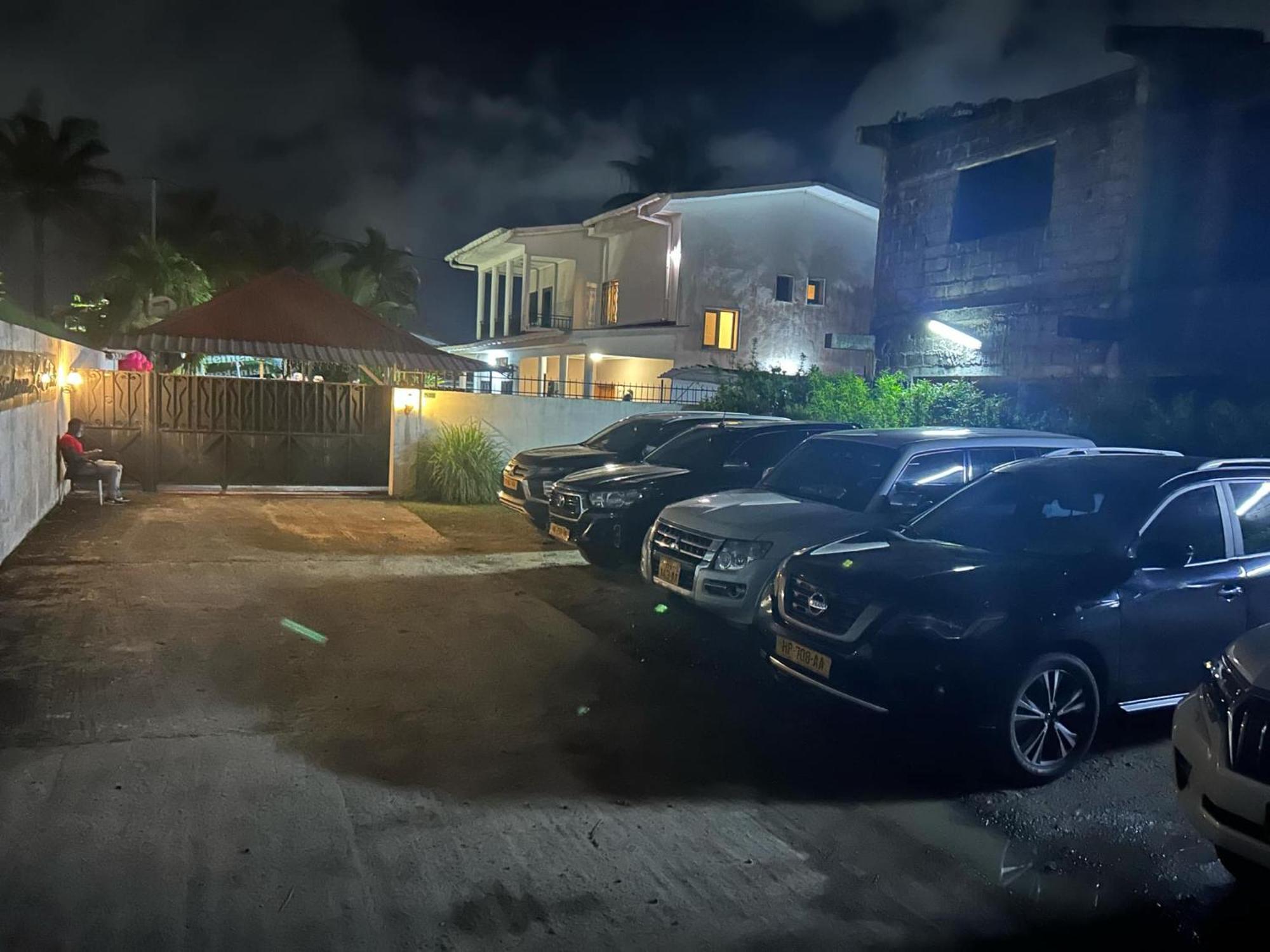 Residence Le Tali Libreville Buitenkant foto