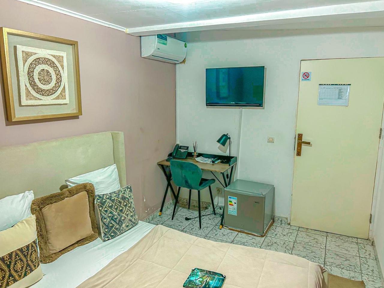 Residence Le Tali Libreville Buitenkant foto