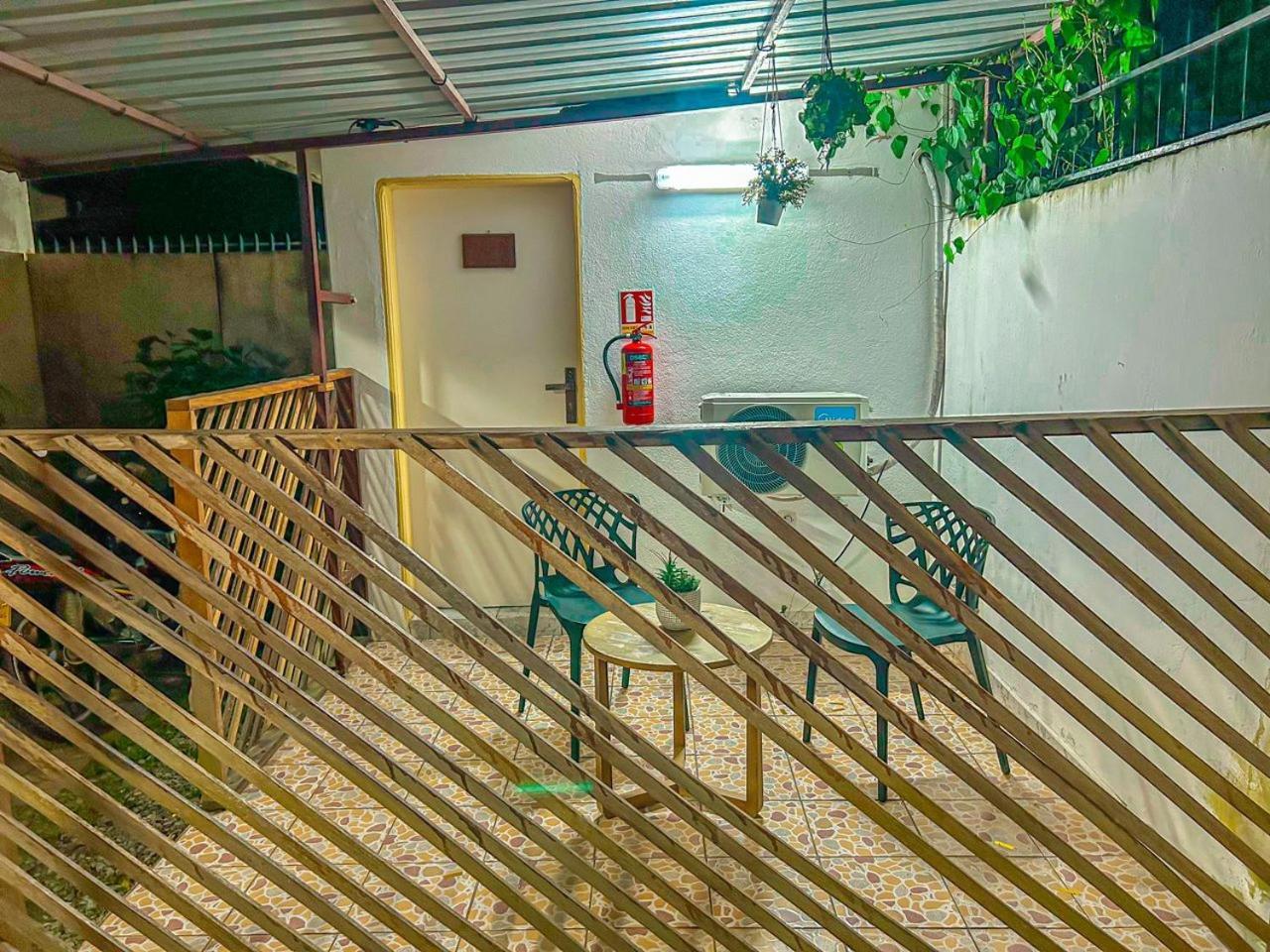 Residence Le Tali Libreville Buitenkant foto